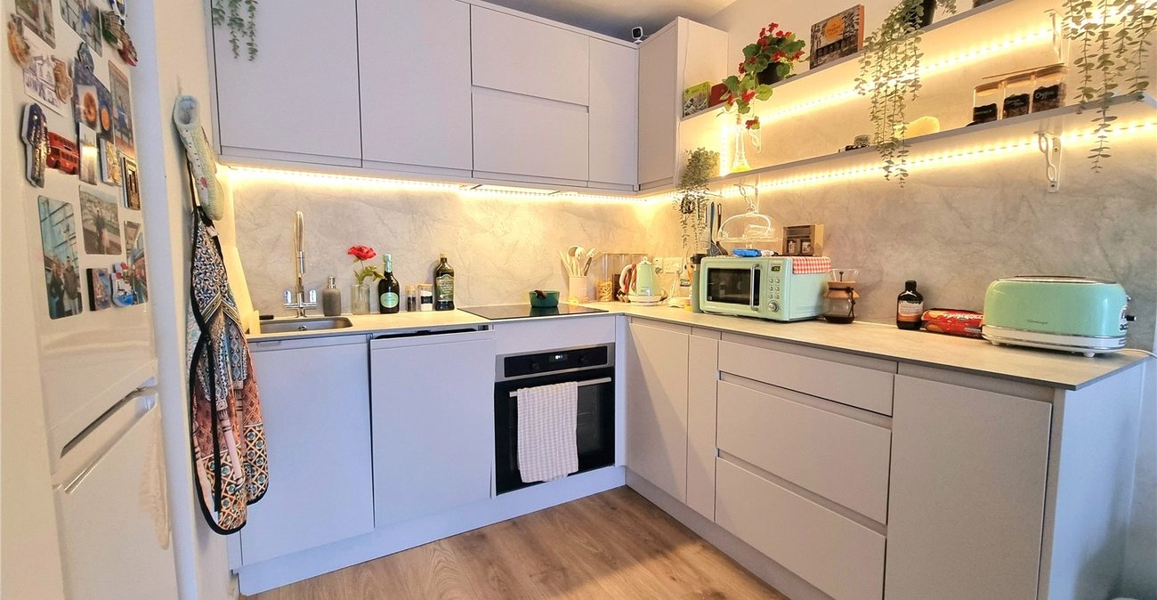 1 bedroom property for sale in London | Robinson Jackson