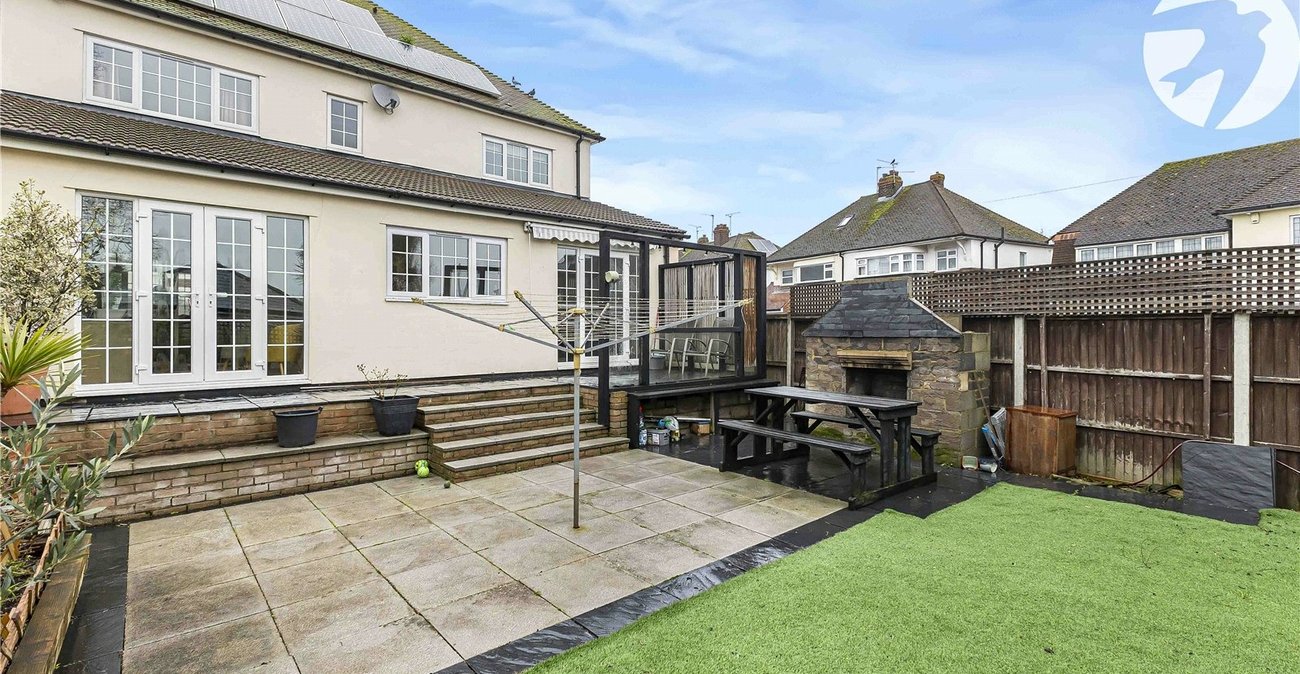 5 bedroom house for sale in Strood | Robinson Michael & Jackson