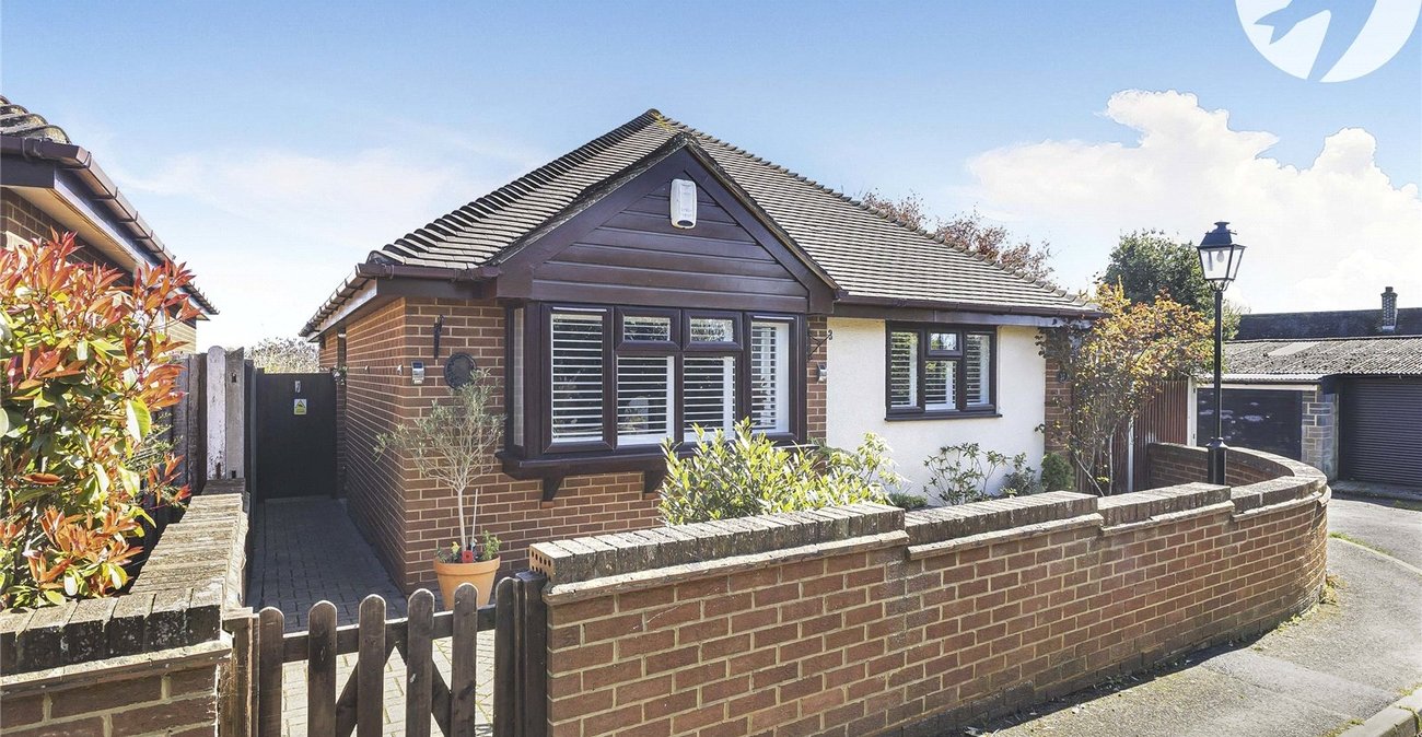 2 bedroom bungalow for sale in Strood | Robinson Michael & Jackson