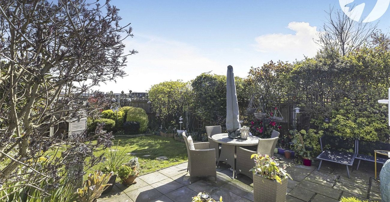 2 bedroom bungalow for sale in Strood | Robinson Michael & Jackson