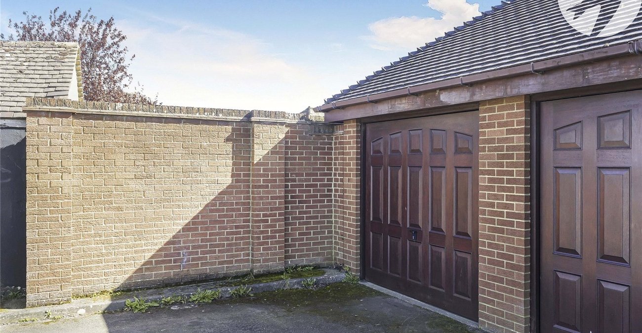 2 bedroom bungalow for sale in Strood | Robinson Michael & Jackson