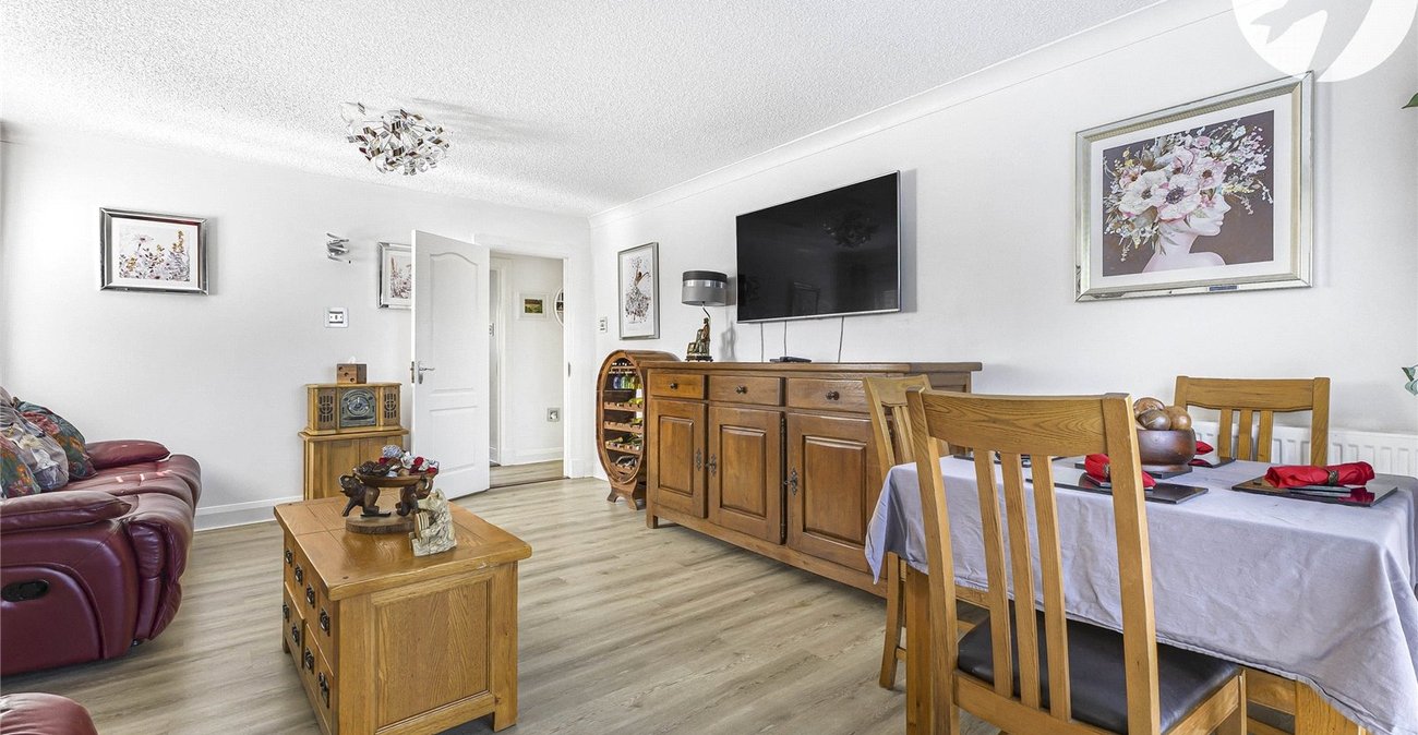 2 bedroom bungalow for sale in Strood | Robinson Michael & Jackson