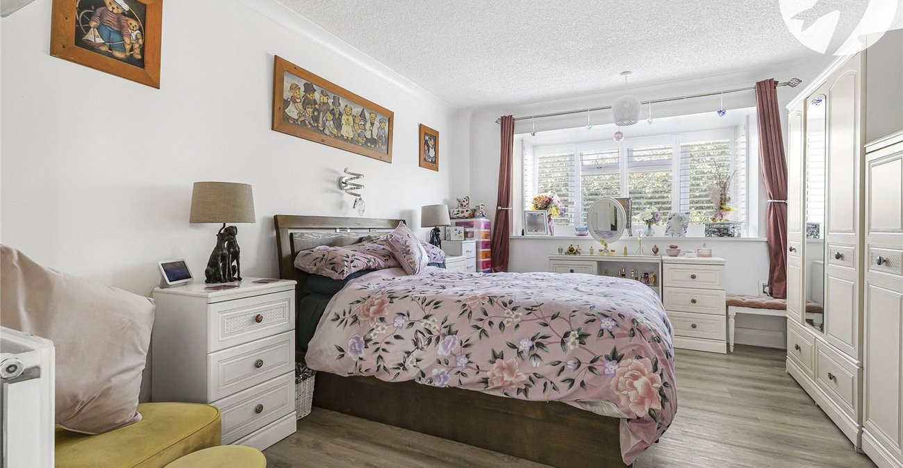 2 bedroom bungalow for sale in Strood | Robinson Michael & Jackson