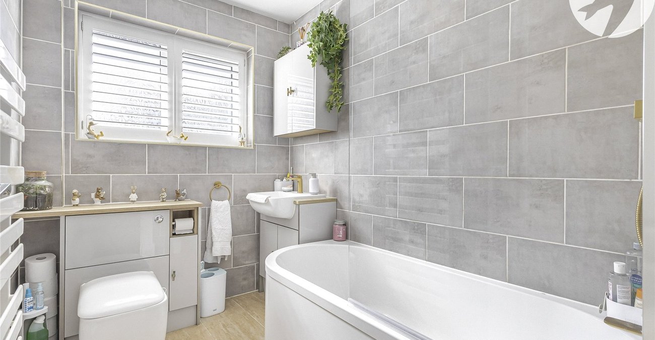 2 bedroom bungalow for sale in Strood | Robinson Michael & Jackson