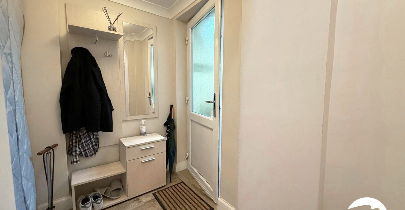 2 bedroom property for sale in London | Robinson Jackson
