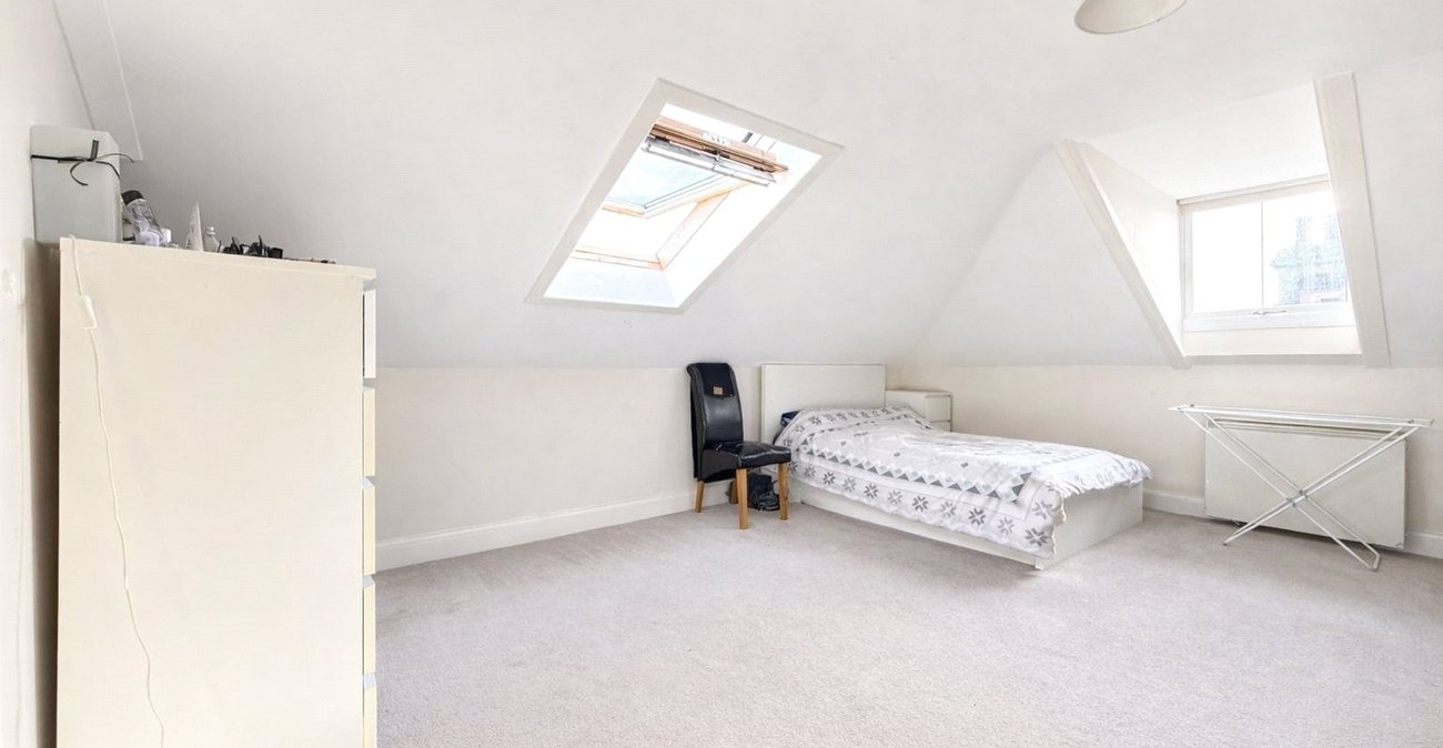 2 bedroom property for sale in London | Robinson Jackson