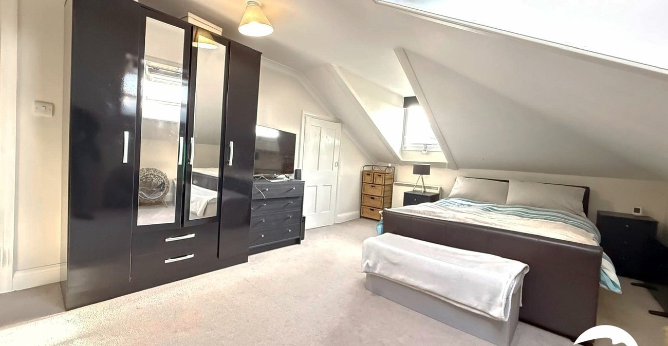 2 bedroom property for sale in London | Robinson Jackson