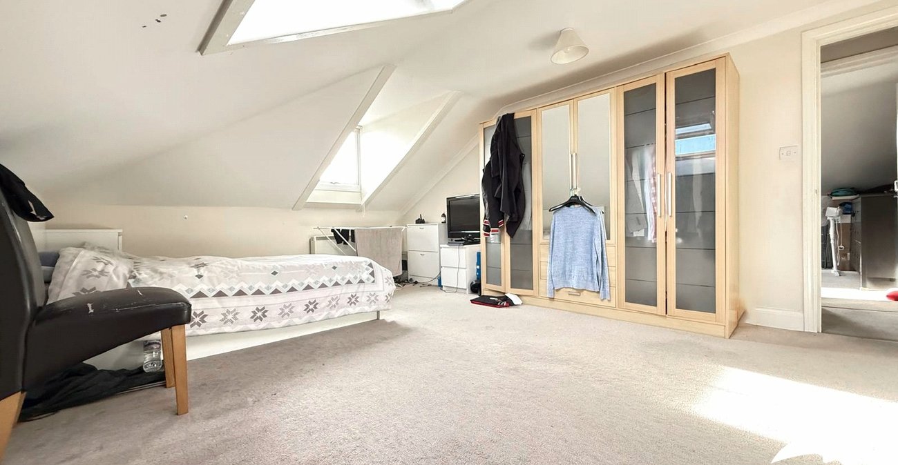 2 bedroom property for sale in London | Robinson Jackson