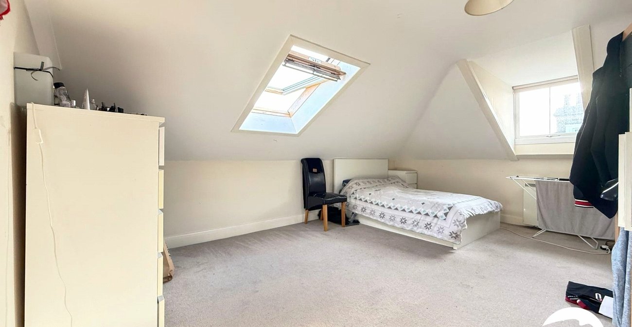 2 bedroom property for sale in London | Robinson Jackson