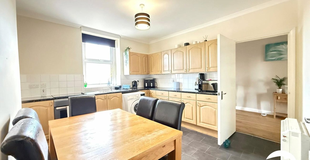2 bedroom property for sale in London | Robinson Jackson