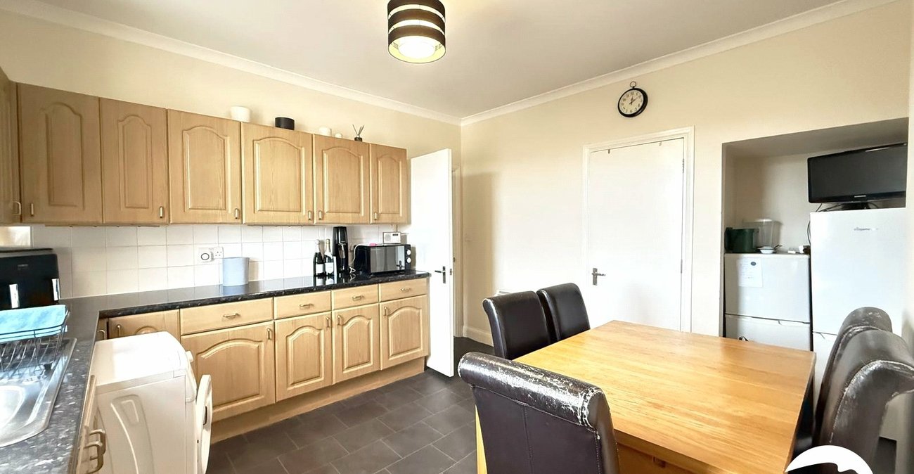2 bedroom property for sale in London | Robinson Jackson