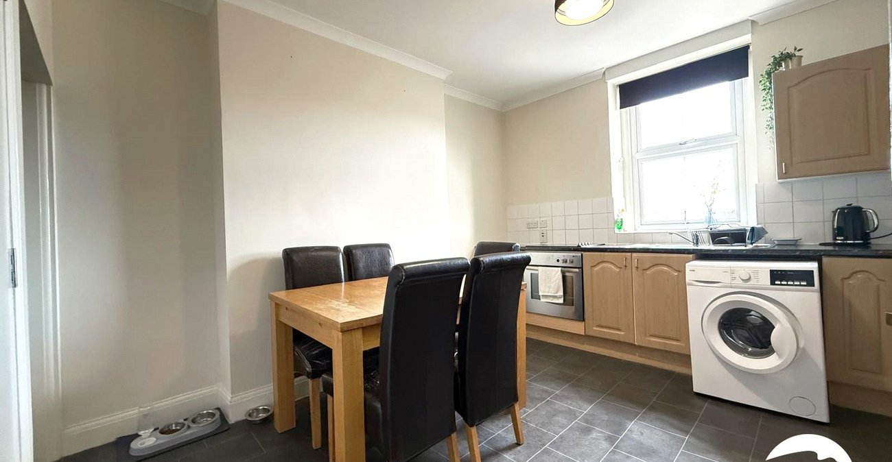 2 bedroom property for sale in London | Robinson Jackson