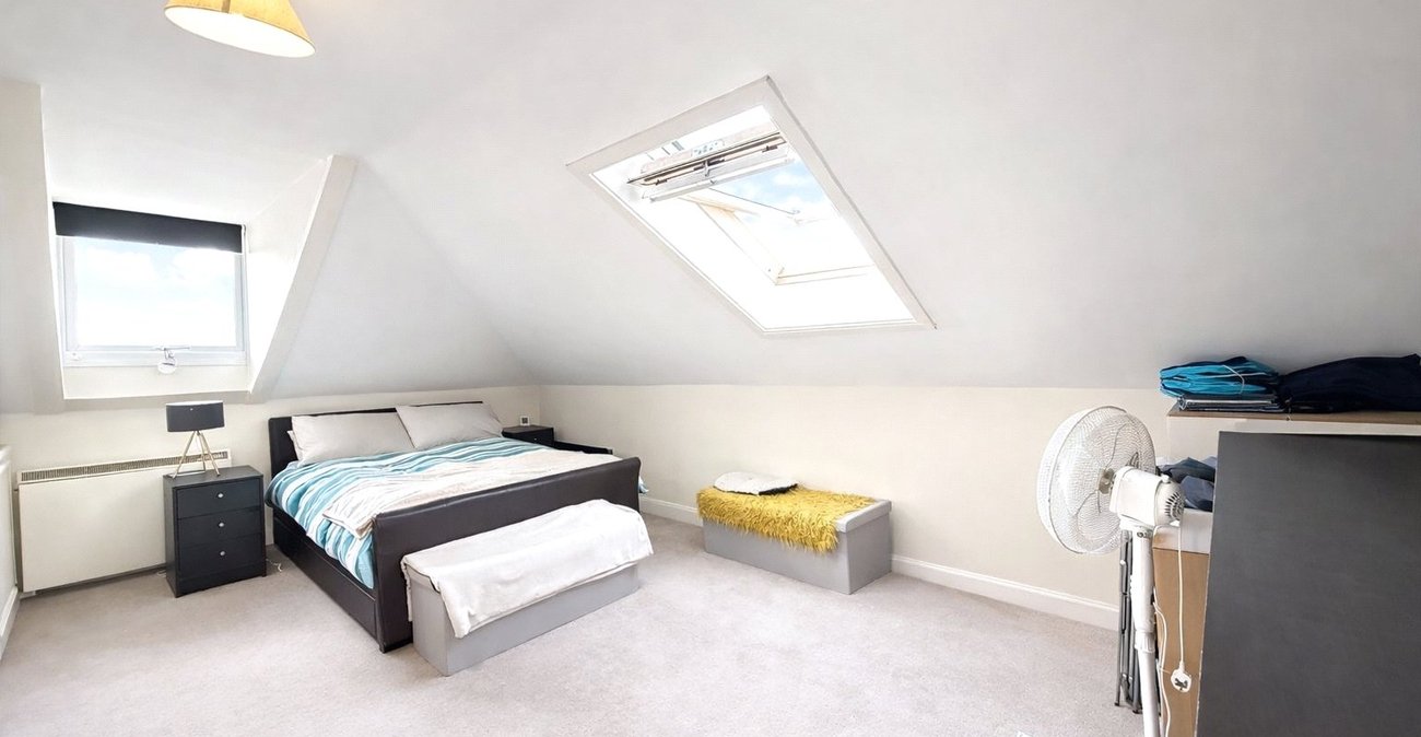 2 bedroom property for sale in London | Robinson Jackson