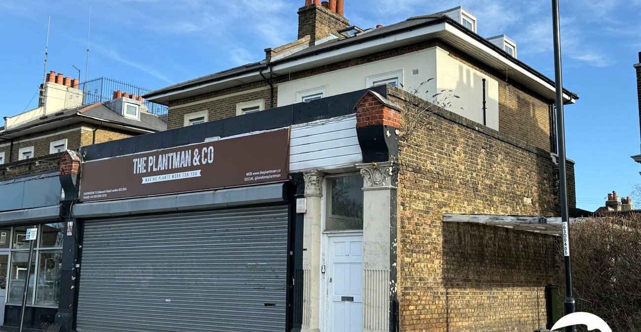 2 bedroom property for sale in London | Robinson Jackson