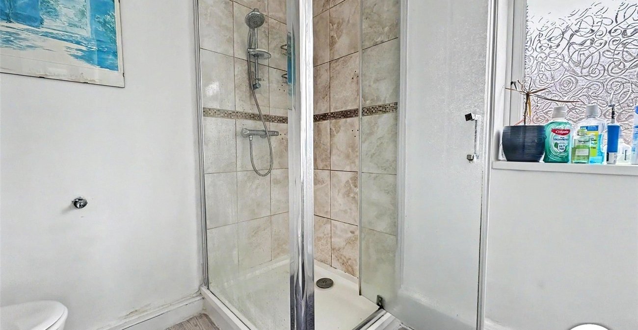2 bedroom bungalow for sale in Rochester | Robinson Michael & Jackson