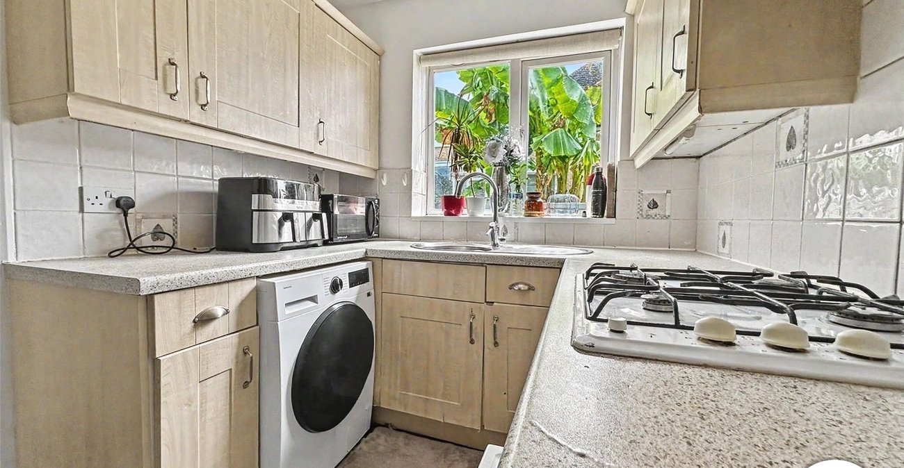 2 bedroom bungalow for sale in Rochester | Robinson Michael & Jackson
