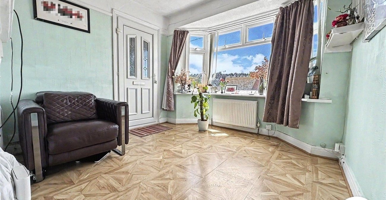 2 bedroom bungalow for sale in Rochester | Robinson Michael & Jackson