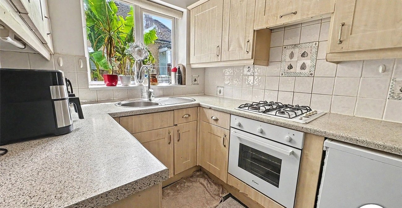 2 bedroom bungalow for sale in Rochester | Robinson Michael & Jackson