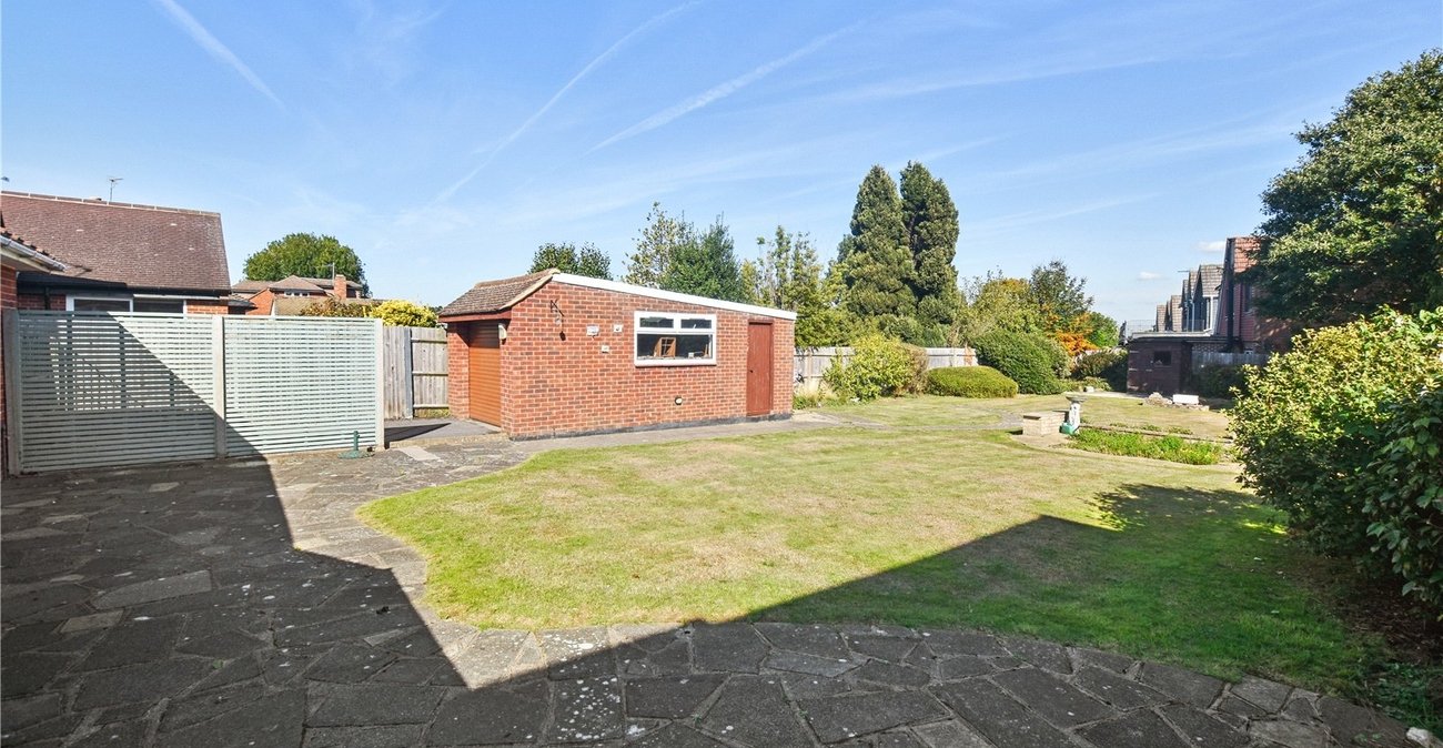 2 bedroom bungalow for sale in Dartford | Robinson Jackson