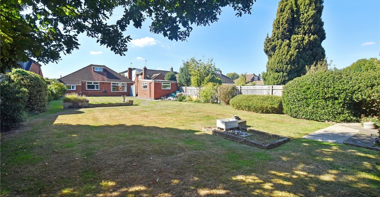 2 bedroom bungalow for sale in Dartford | Robinson Jackson