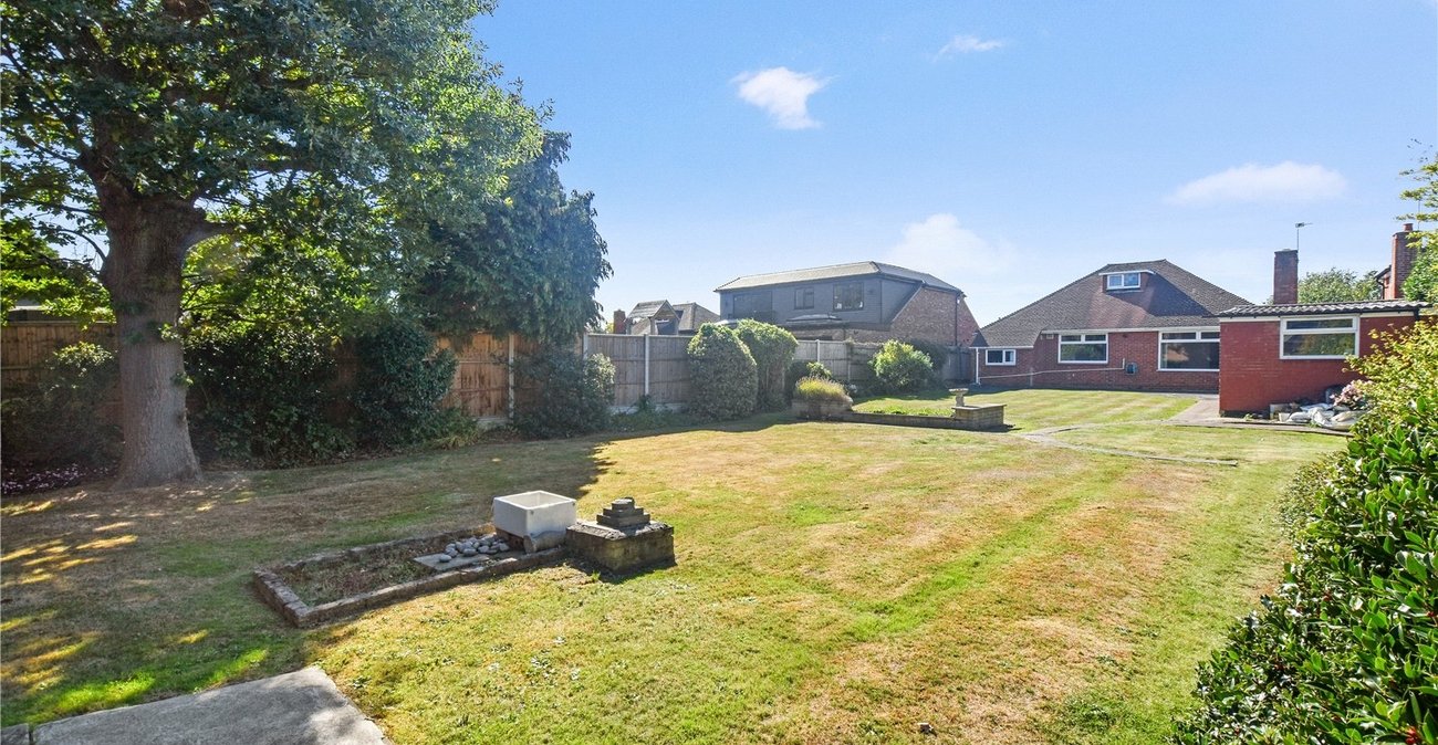 2 bedroom bungalow for sale in Dartford | Robinson Jackson