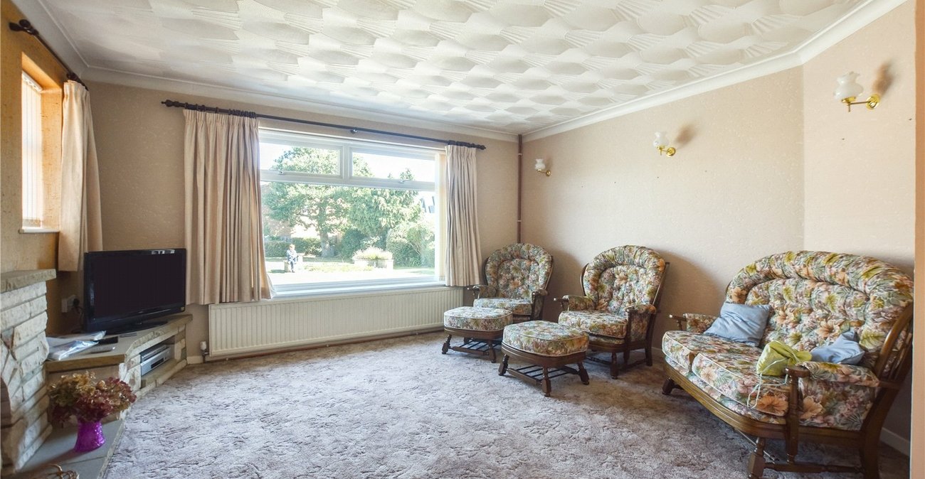 2 bedroom bungalow for sale in Dartford | Robinson Jackson