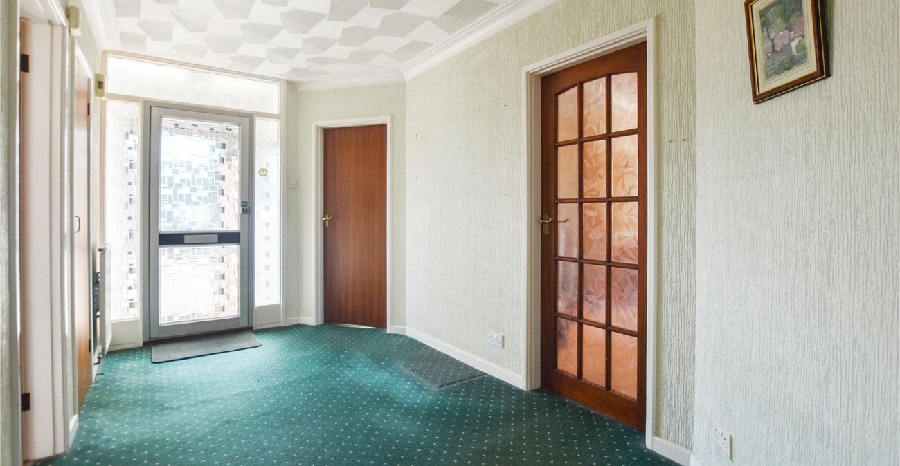 2 bedroom bungalow for sale in Dartford | Robinson Jackson