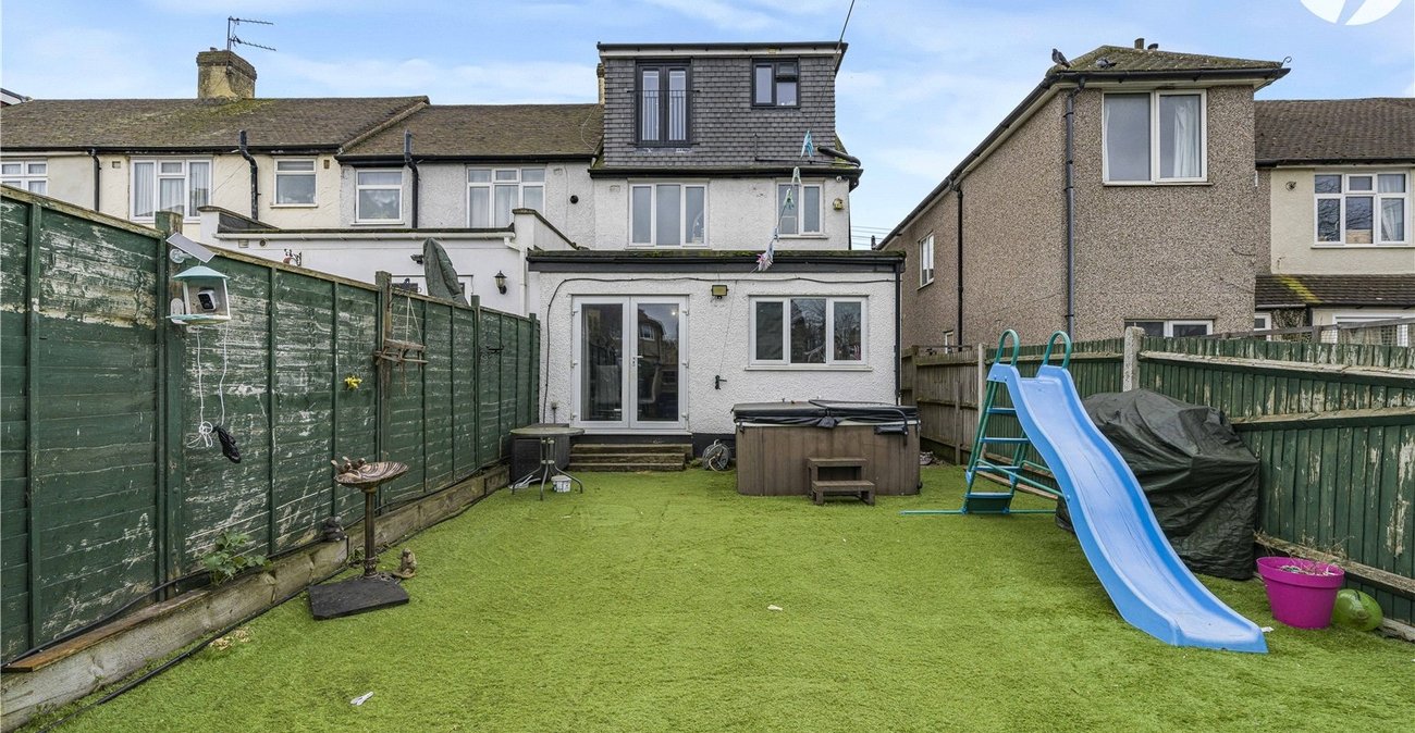 4 bedroom house for sale in Dartford | Robinson Jackson