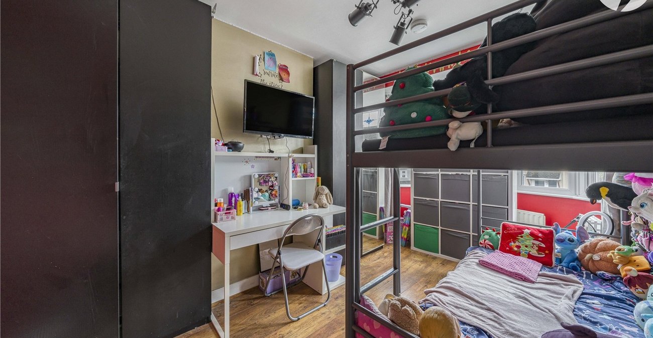 4 bedroom house for sale in Dartford | Robinson Jackson