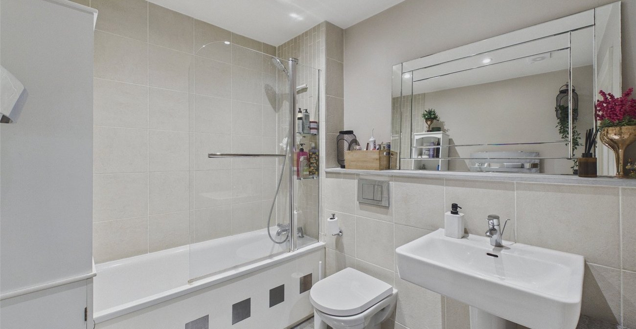 1 bedroom property for sale in London | Robinson Jackson