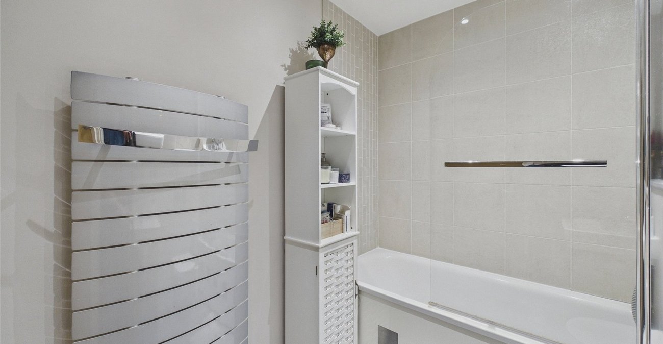 1 bedroom property for sale in London | Robinson Jackson