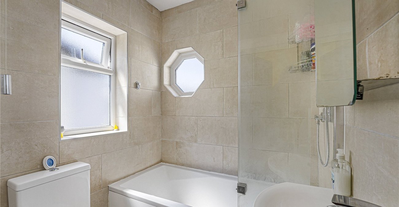 3 bedroom house for sale in West Dartford | Robinson Jackson