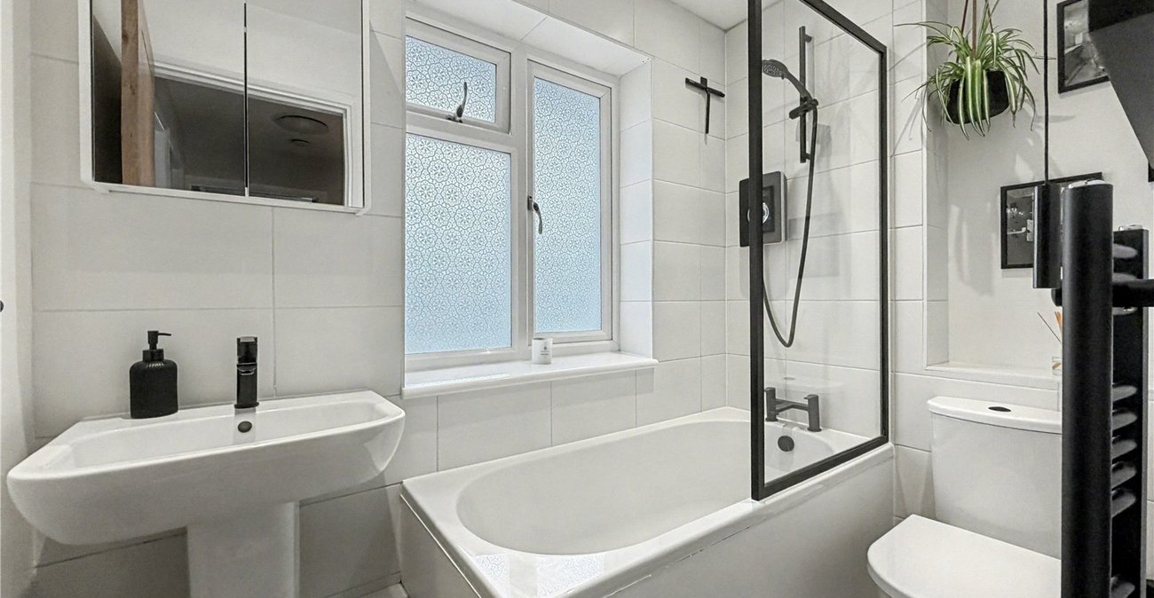 3 bedroom house for sale in Rainham | Robinson Michael & Jackson