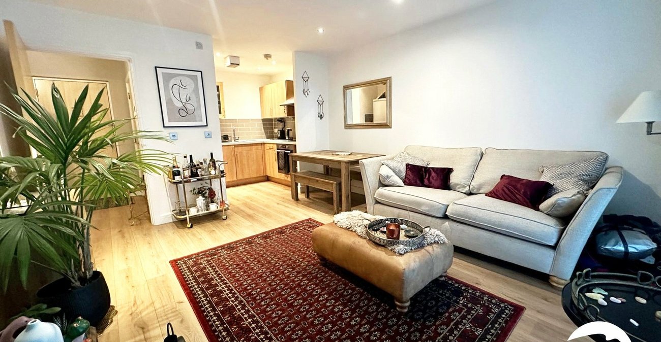 1 bedroom property for sale in Hither Green | Robinson Jackson