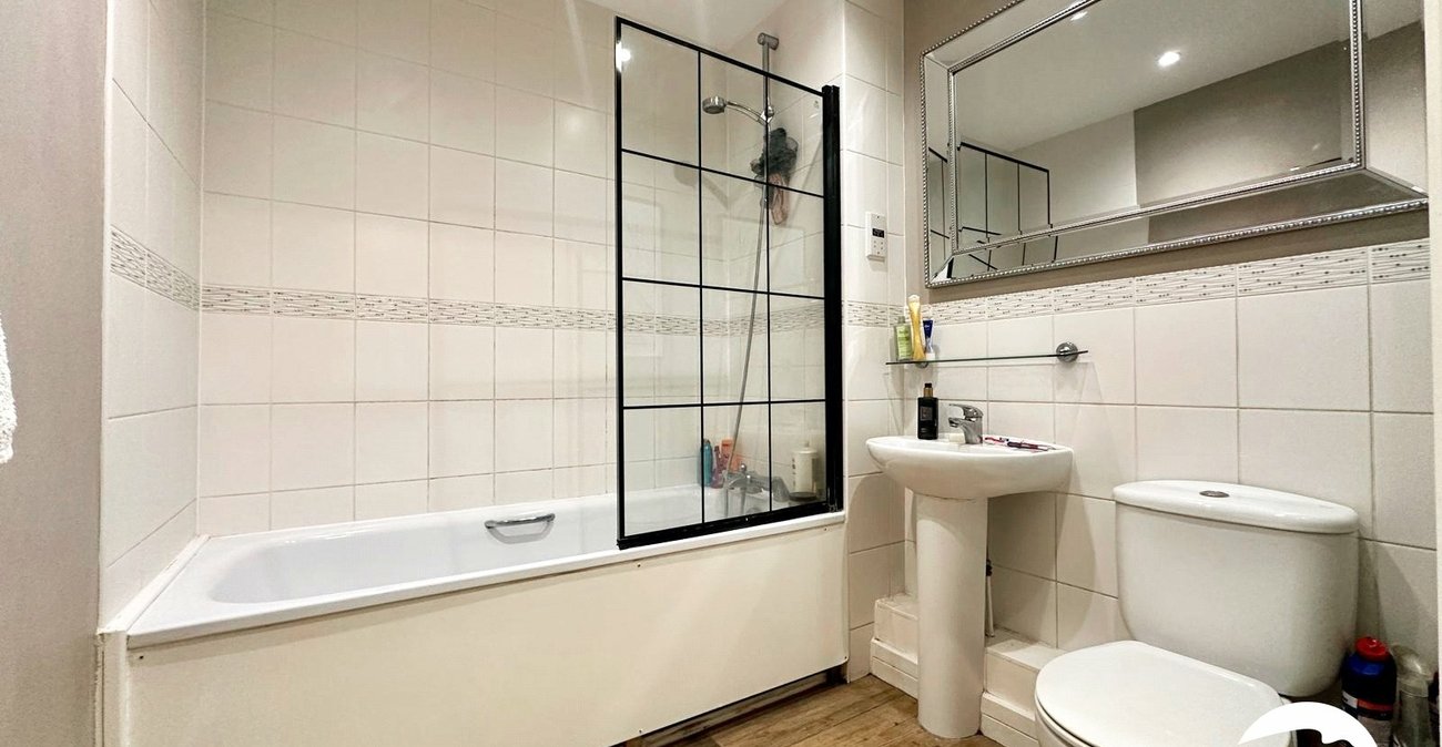 1 bedroom property for sale in Hither Green | Robinson Jackson