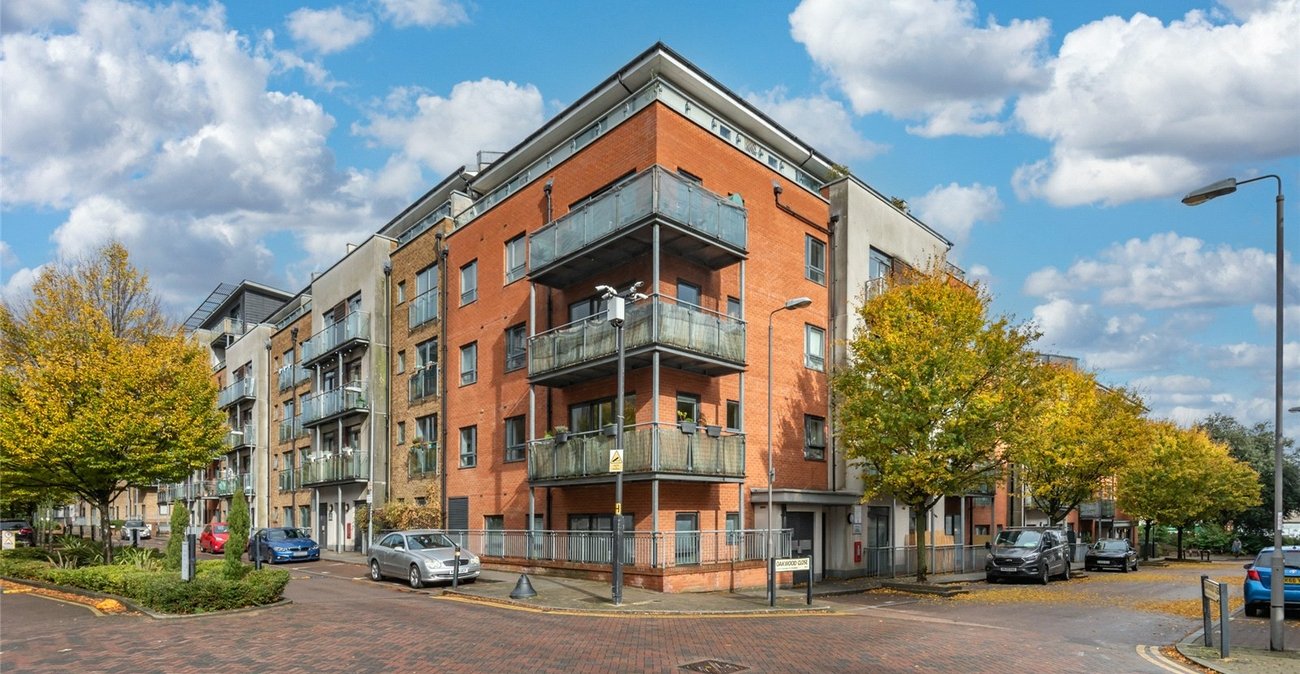 2 bedroom property for sale in London | Robinson Jackson