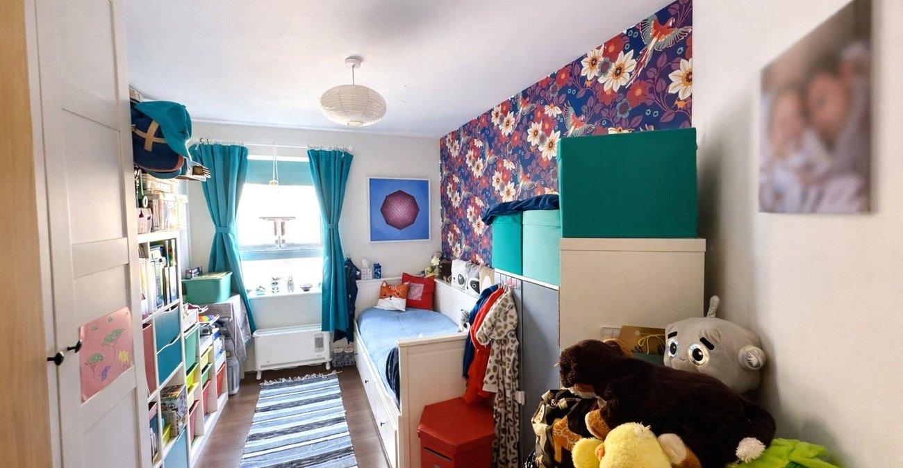 2 bedroom property for sale in London | Robinson Jackson