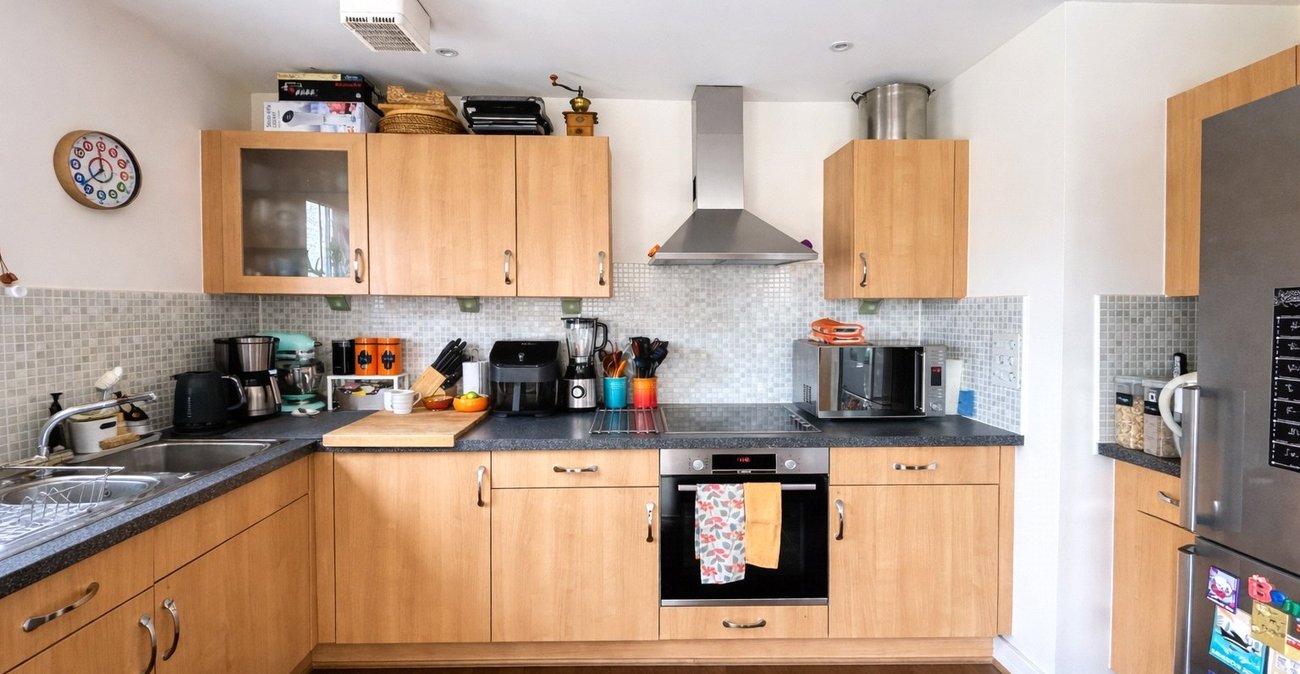 2 bedroom property for sale in London | Robinson Jackson