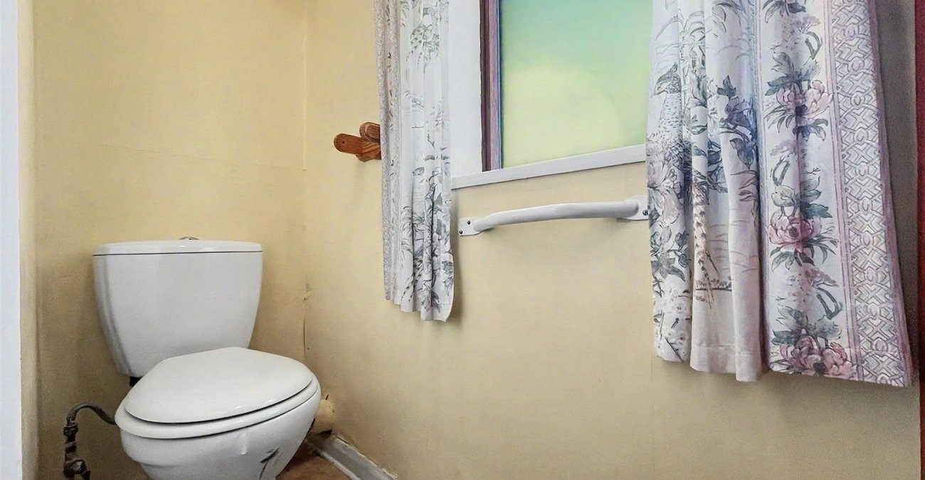 3 bedroom house for sale in Twydall | Robinson Michael & Jackson