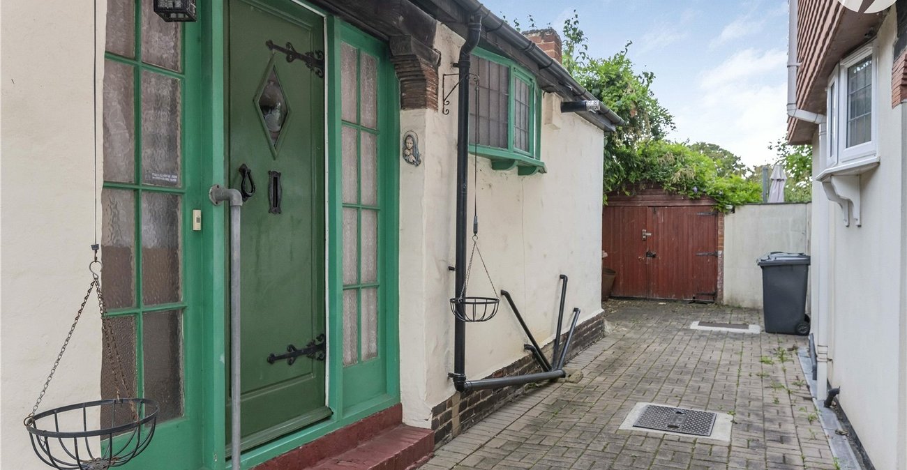 3 bedroom house for sale in Dartford | Robinson Jackson