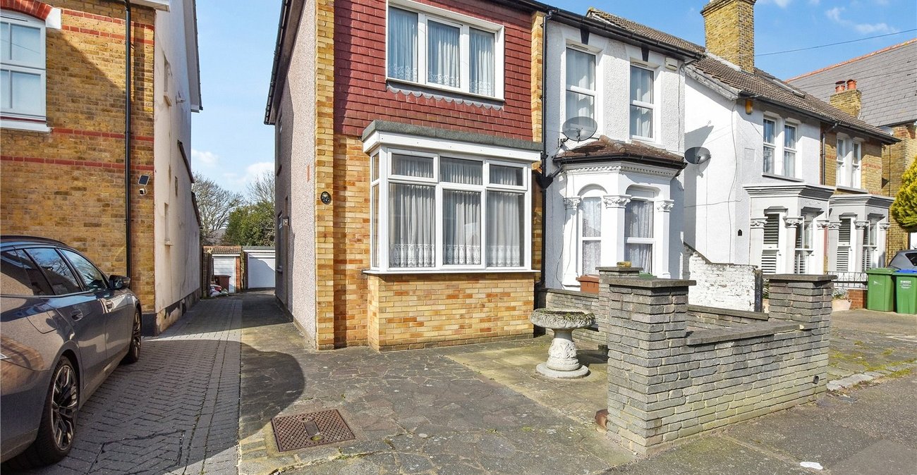 3 bedroom house for sale in Bexleyheath | Robinson Jackson