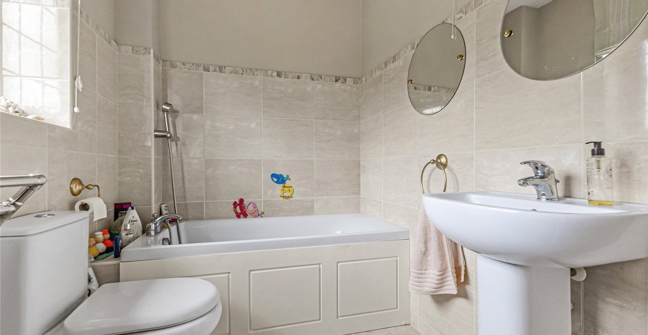 5 bedroom house for sale in Upper Stoke | Robinson Michael & Jackson