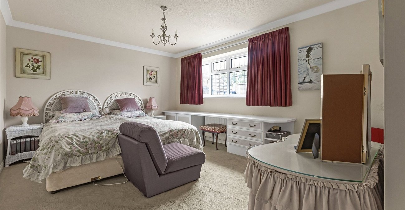 5 bedroom house for sale in Upper Stoke | Robinson Michael & Jackson