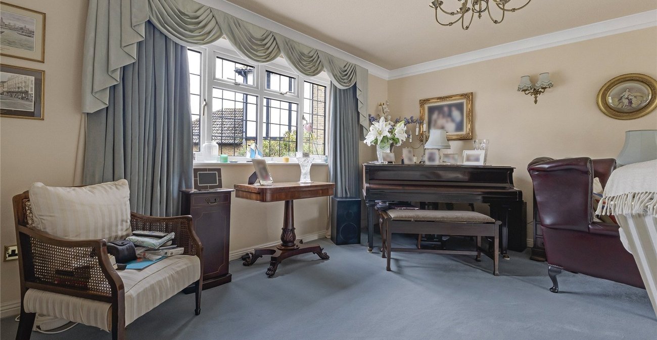 5 bedroom house for sale in Upper Stoke | Robinson Michael & Jackson