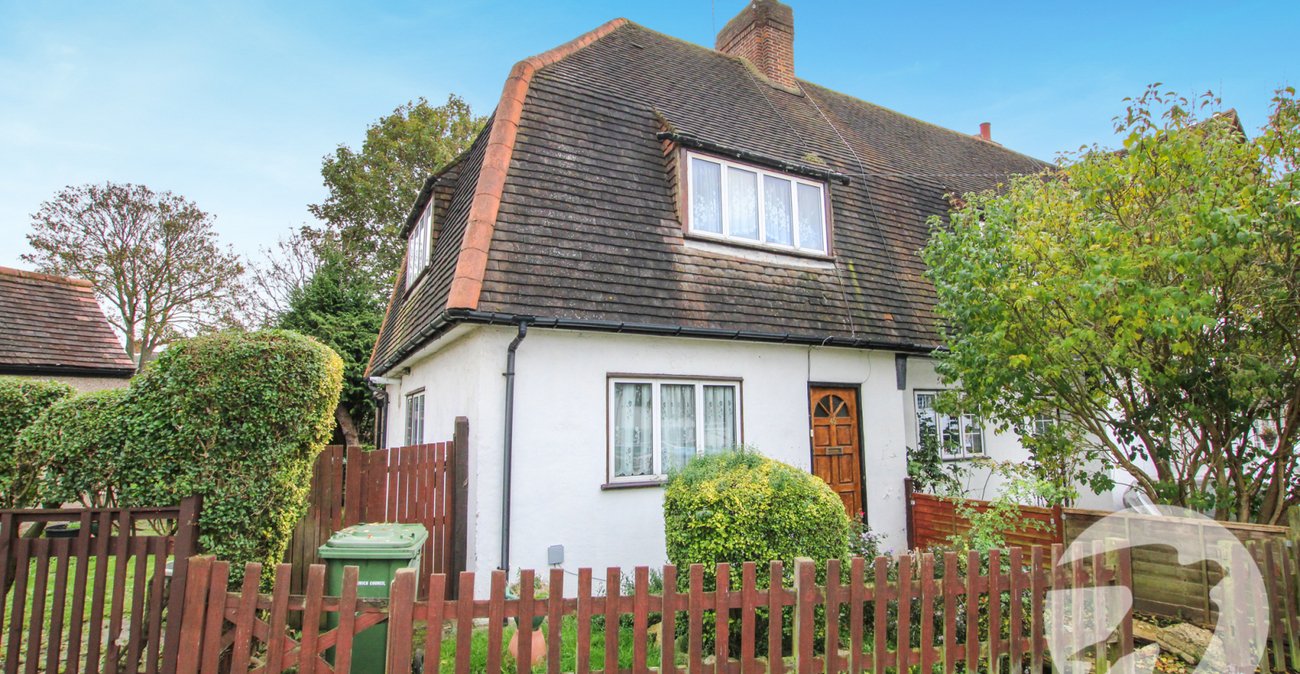 3 bedroom house for sale in London | Robinson Jackson