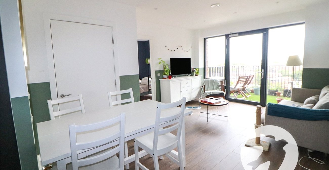 2 bedroom property for sale in London | Robinson Jackson