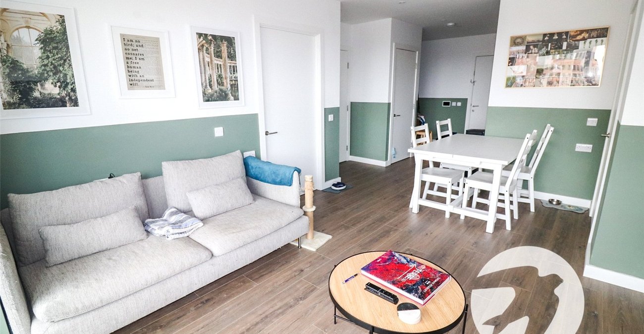 2 bedroom property for sale in London | Robinson Jackson