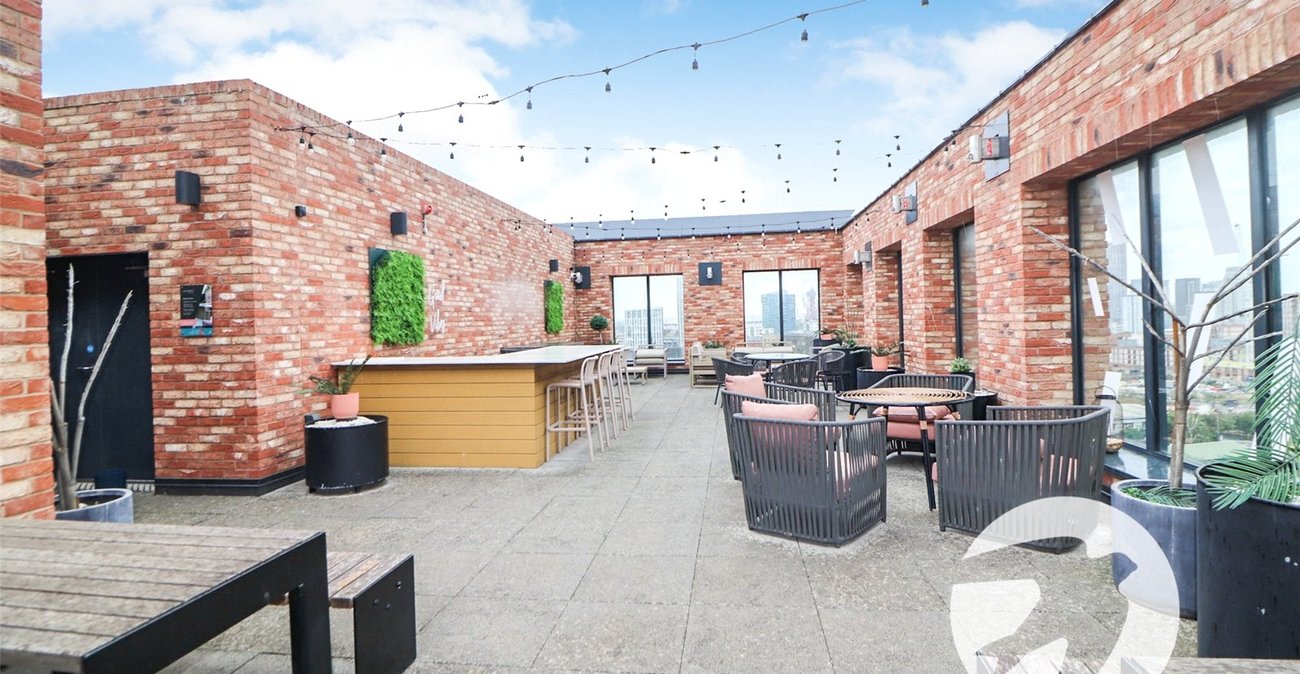 2 bedroom property for sale in London | Robinson Jackson