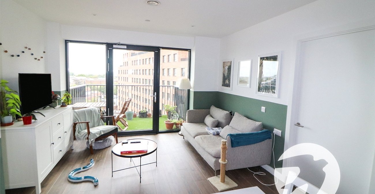 2 bedroom property for sale in London | Robinson Jackson