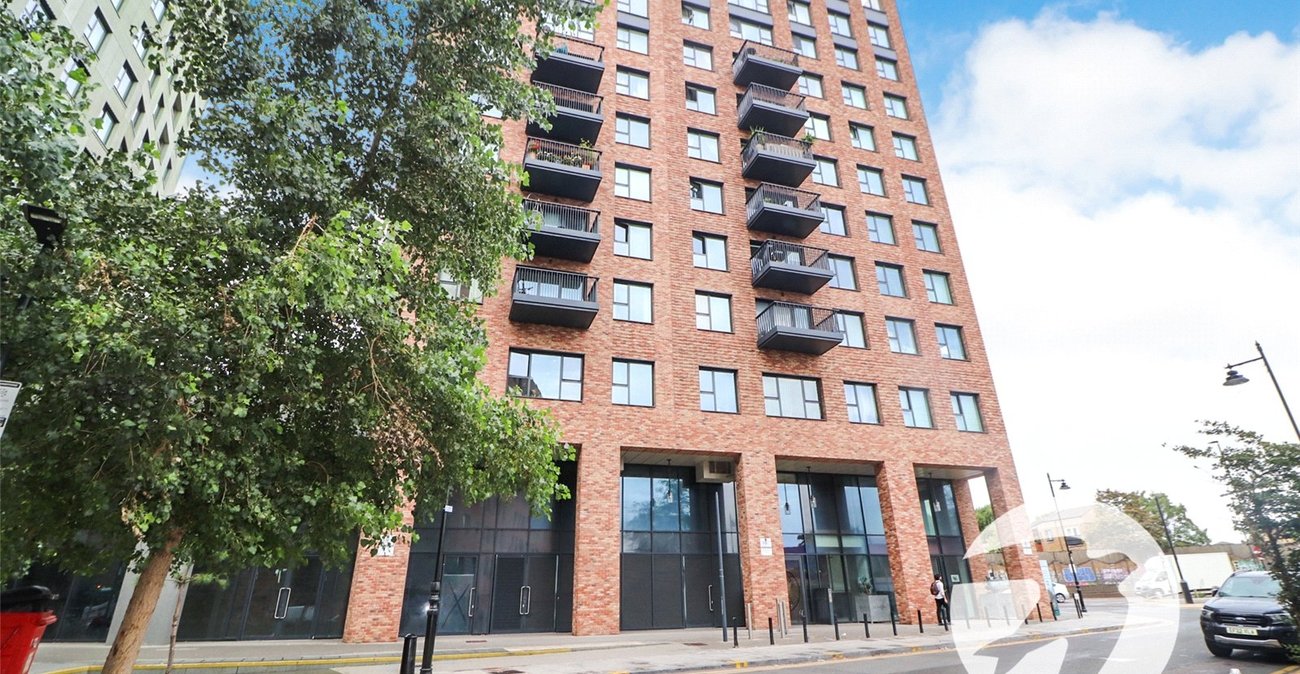 2 bedroom property for sale in London | Robinson Jackson